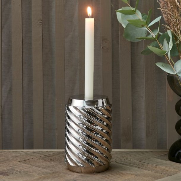 RM Avanti Swirl Candle Holder